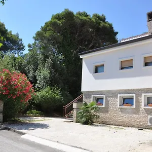 https://apartments-natasa-pula.in-istria.net