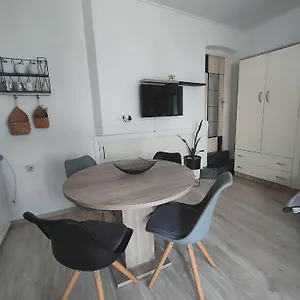 https://studio-placa.primorje-gorskikotar.com