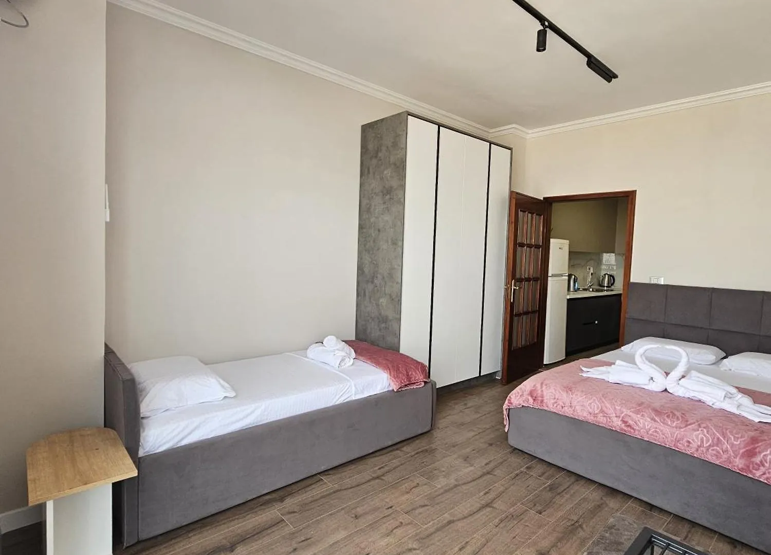 Sky Apartaments City Center Tirana Appartamento