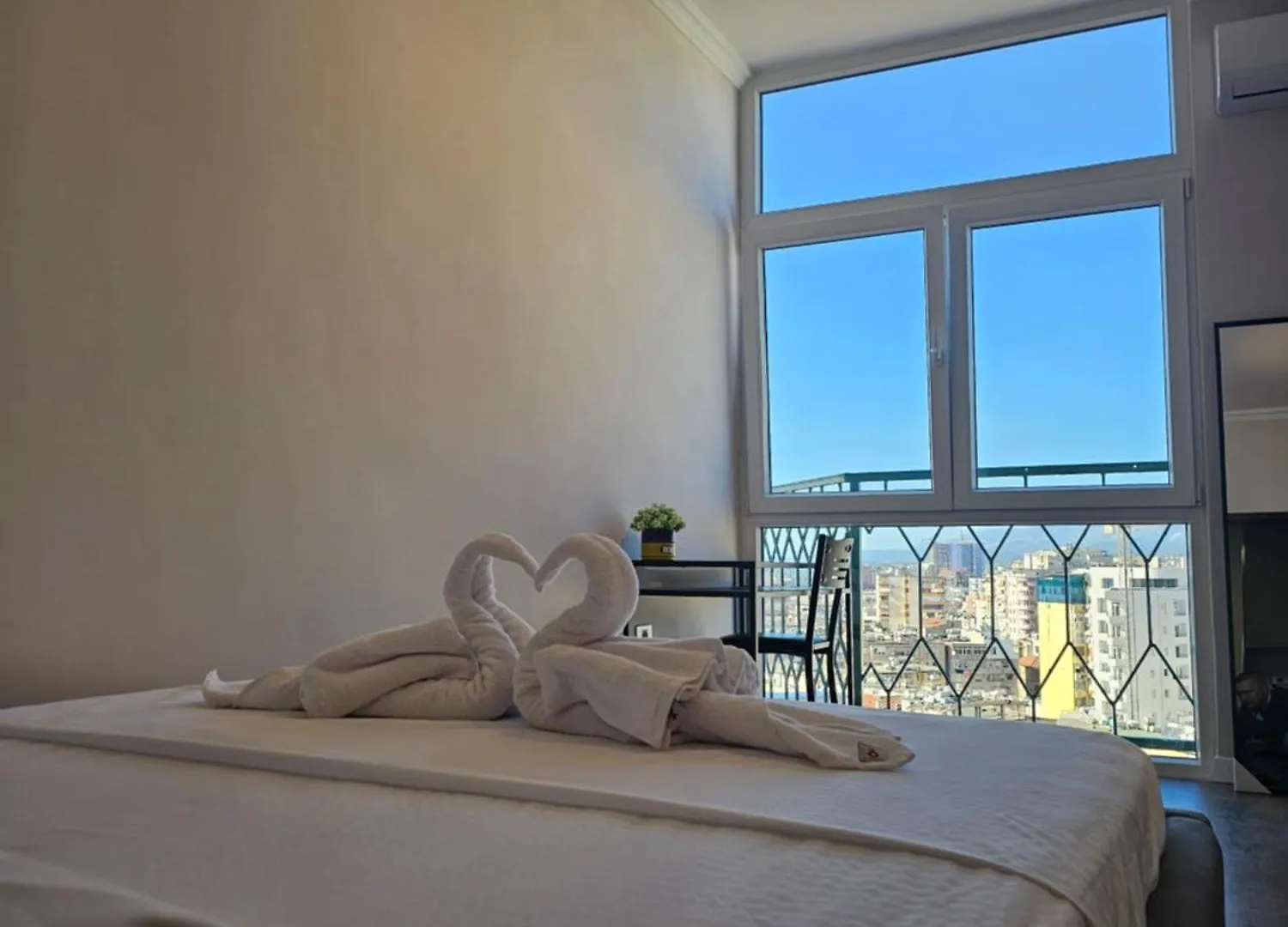 Sky Apartaments City Center Tirana 0*,