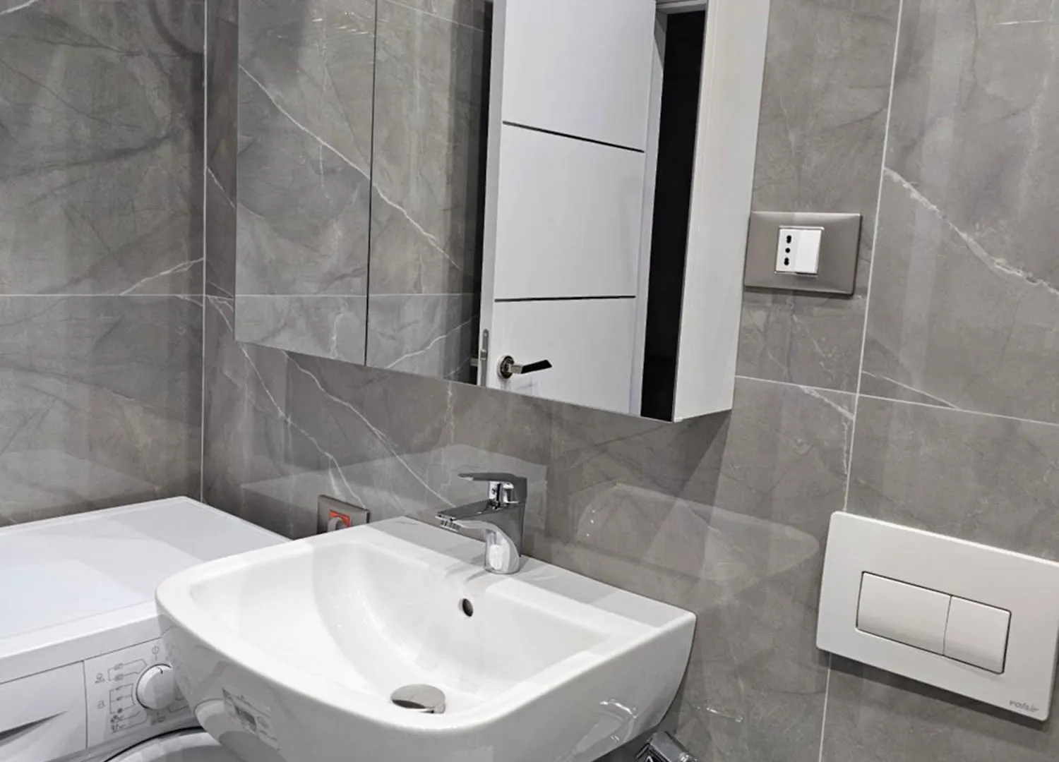 Sky Apartaments City Center Tirana 0*,  Albania